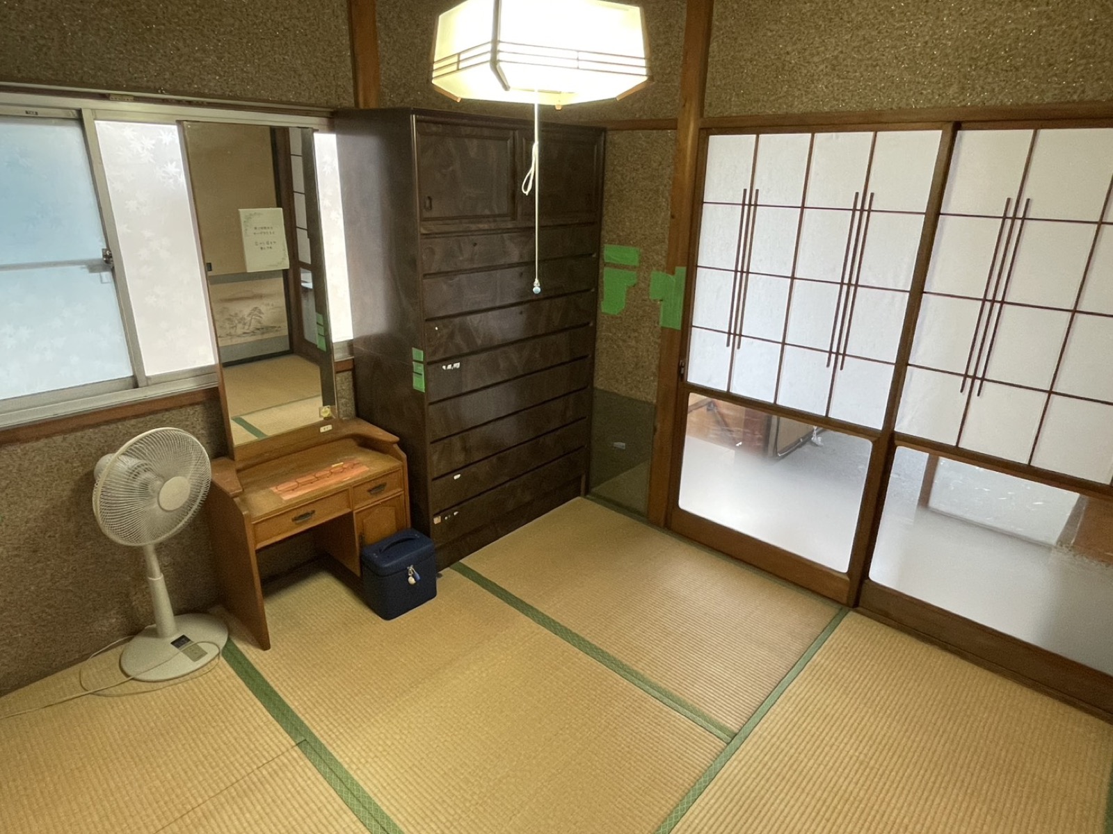 箪笥の置かれた部屋